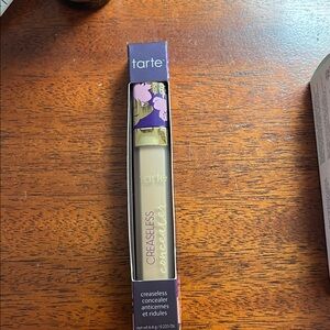 Tarte Creaseless Concealer full size new in box Medium 33N